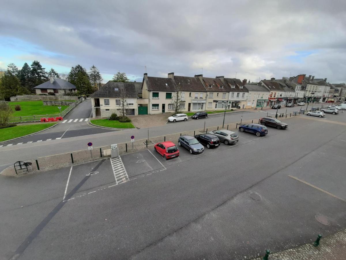 Le Deux Gaulle Appartement Le Mêle-sur-Sarthe Buitenkant foto